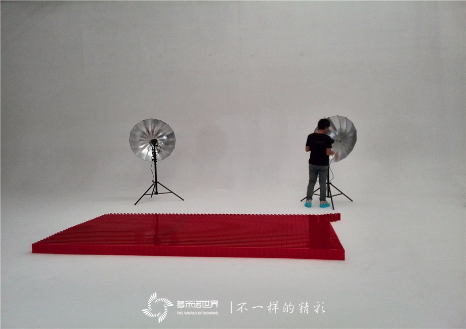 精雕細琢多米諾，打造經典廣告視頻