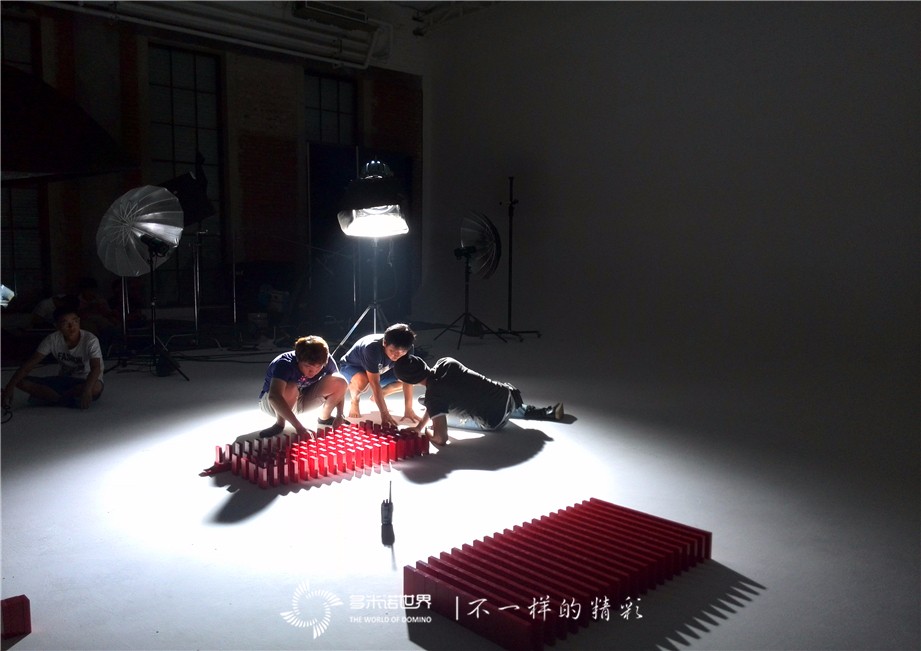 精雕細琢多米諾，打造經典廣告視頻